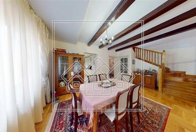 Casa individuala, cu 5 camere, 210 mp utili + teren de 450 mp-V. Aurie - 10