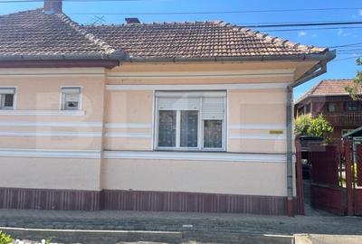Casă cu 4 camere cu Teren 275 Mp în Central - 5