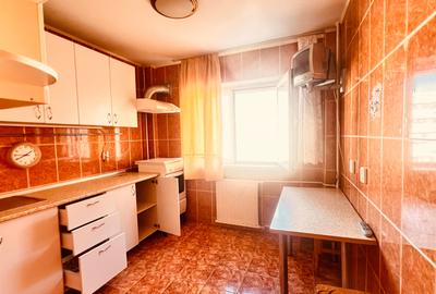 Apartament cu 3 camere decomandat, mobilat în P-ța Muncii - 36