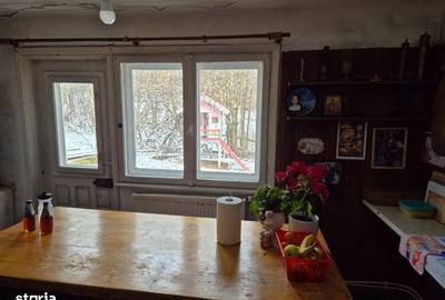 Casă cu 4 camere în Scorțeni - 8