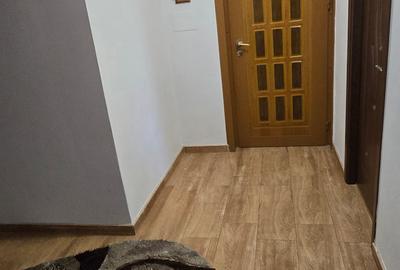Apartament cu 3 camere decomandat, mobilat în Micro 3 - 12