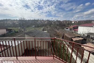 Casă cu 7 camere cu Teren 1300 Mp în Central - 11