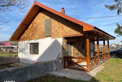 Casă cu 6 camere cu Teren 1800 Mp în Iclod - 1