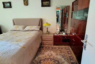 3 cam Girocului confort unu  Zona Girocului -Spital Judetean spatios  etaj 2 - 3