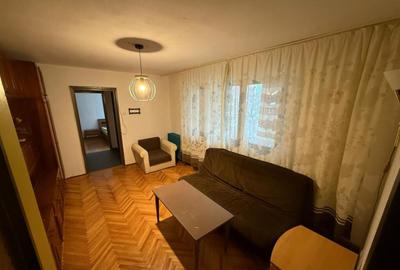 Apartament 2 camere, etaj 1, balcon, baie cu geam zona - 2