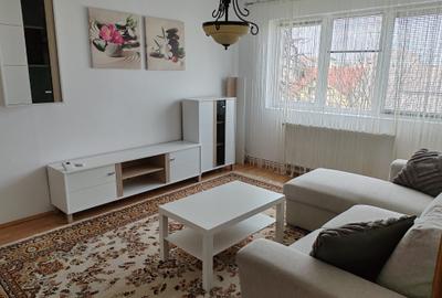 Apartament cu 3 camere semidecomandat, mobilat în Circumvalațiunii - 15