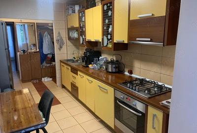 Apartament cu 3 camere decomandat în Piața Centrală - 3