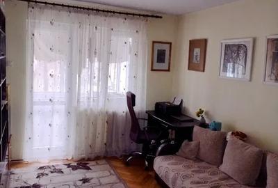 Apartament cu 2 camere decomandat, etajul 2/4, zona Tatarasi - 3