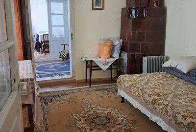 Casă cu 4 camere cu Teren 750 Mp în Chercea - 2