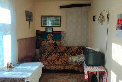 Vand sau schimb casa in Checea - 11