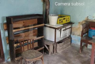 Casa cu 3 camere bucatarie si Baie 70 mp ?i teren de 1300mp - 2