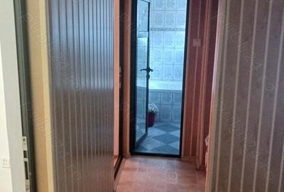 Vand ap cu 3 camere et4 in Micro 13b.jud.Gala?i - 1