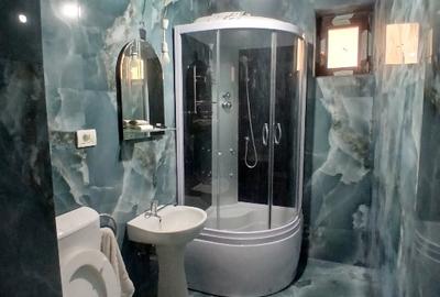 Apartament cu 3 camere decomandat în Boul Roșu