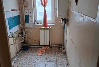 Apartament cu 3 camere semidecomandat în Central - 2