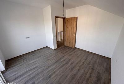 Casă cu 4 camere în Moșnița Veche - 5