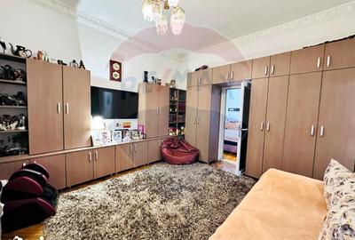 Casă cu 4 camere cu Teren 178 Mp în 13 Septembrie - 8