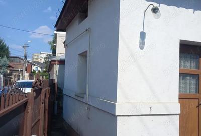 Casă cu 3 camere în 23 August - 8