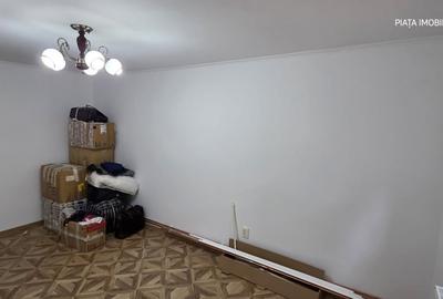 Apartament cu 3 camere decomandat, mobilat în Micro 6 - 2