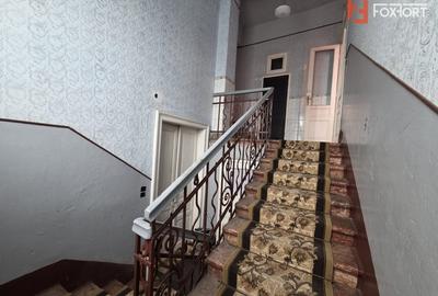 Casă individuală cu 8 camere cu Canalizare în Aradul Nou - 4