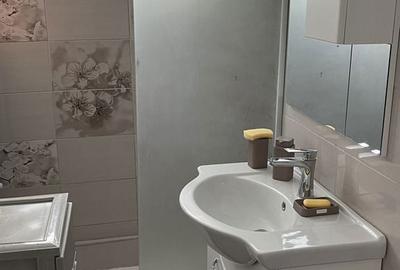 Apartament cu 2 camere semidecomandat în Tractorul - 8
