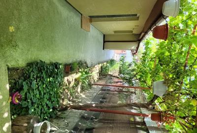 Casă cu 3 camere în E3 - 8