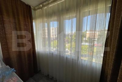 Apartament cu 3 camere semidecomandat, mobilat în Craiovița Nouă - 2