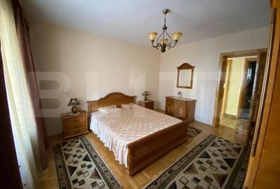 Casă cu 7 camere cu Teren 750 Mp în Central - 7