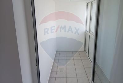 Apartament cu 3 camere semidecomandat, mobilat în Central - 12