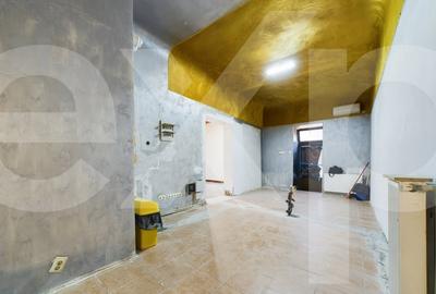 Spațiu comercial, de 130 mp, în Central - 11