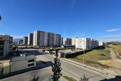 Apartament cu 3 camere decomandat, mobilat în Tractorul - 13