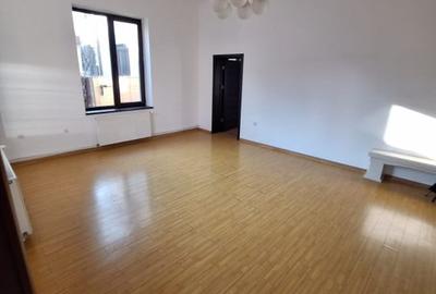 Faleza Nord, imobil P+1, 7 camere - 12