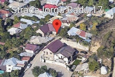 Casă cu 3 camere cu Teren 107 Mp în Central - 2