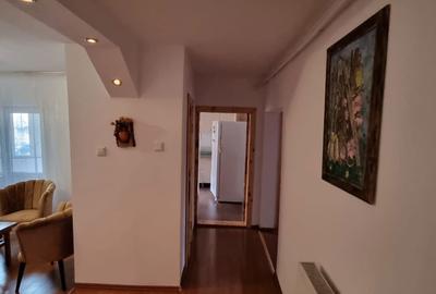 Apartament cu 3 camere decomandat în Micro 5 - 1