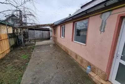 A 39 Proprietarul vinde in Buhu?i ,casa 3 camere la strada , - 10