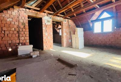 Casă cu Teren 676 Mp în Central - 12