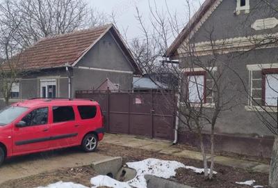 Casă cu 3 camere în Buteni - 1