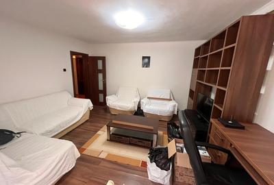 Titan, 3 minute metrou - 2