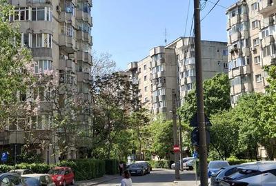 Garsonieră decomandată în Brâncoveanu