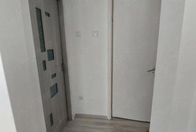 Apartament cu 3 camere semidecomandat în Central - 2
