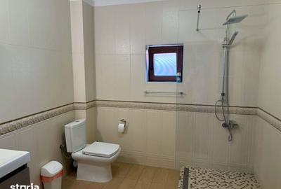 Casă cu 8 camere cu Teren 500 Mp în Gruia - 2