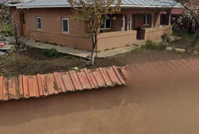 Casă cu 3 camere cu Teren 1000 Mp în Botoroaga - 1