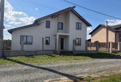 Casă cu 4 camere în Mândruloc - 5