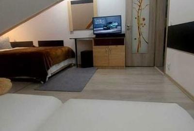 Casă cu 2 camere cu Teren 50 Mp în Central - 2