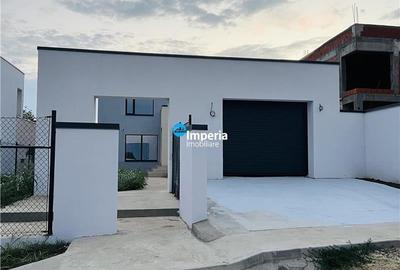 Persoana fizica de vanzare doua VILE DE LUX cu vedere la lac CORBEANCA - 3