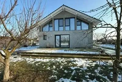 Casă cu Teren 800 Mp în Pădureni - 2