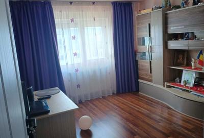 Apartament cu 3 camere decomandat în Podei - 1