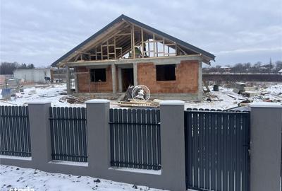 Casă cu 3 camere cu Canalizare în Ciurbești - 7