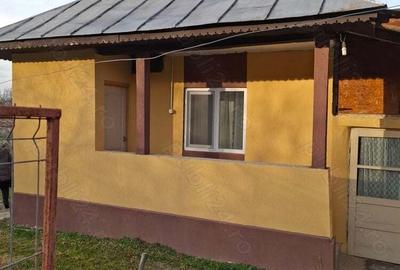 Casă cu 3 camere în Romanești - 2