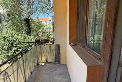 Apartament cu 3 camere semidecomandat în Central - 1