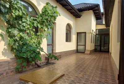 Oportunitate. Casa situata intr-o zona linistita, pretabil - 1